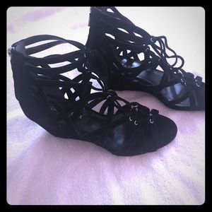 Kenneth Cole Dylan Strappy Gladiator Sandals